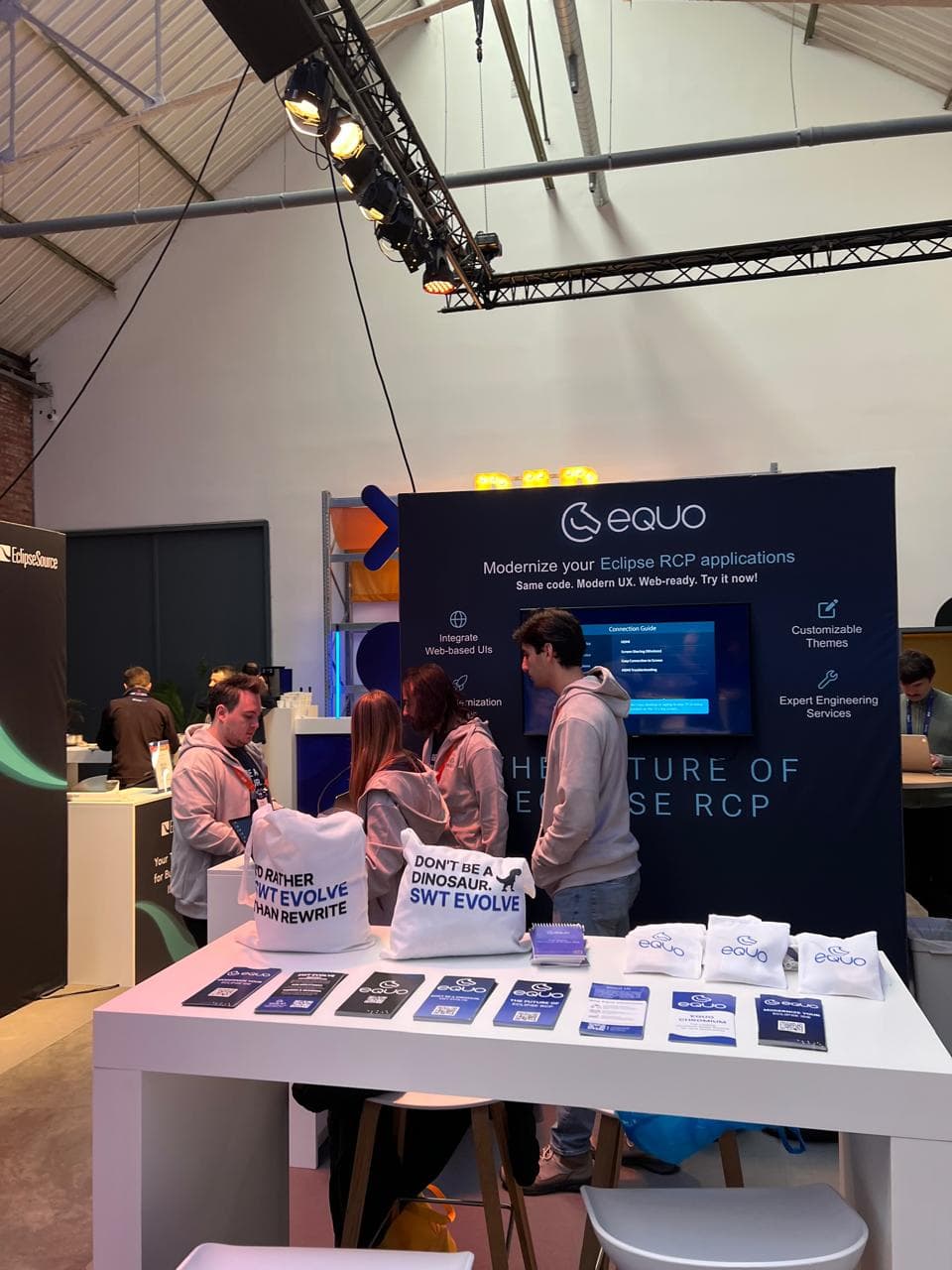 Merchandising para expo · Expo Equo